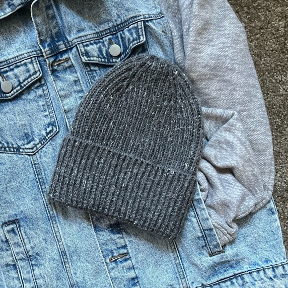 Basic knit hat - Picture 3 of 5